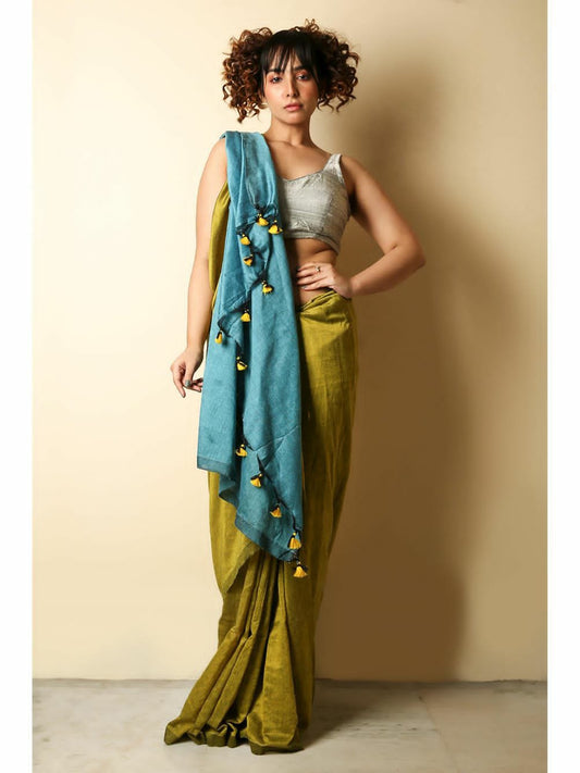 Ethereal Khadi Elegance: Handloom Saree with Running Blouse