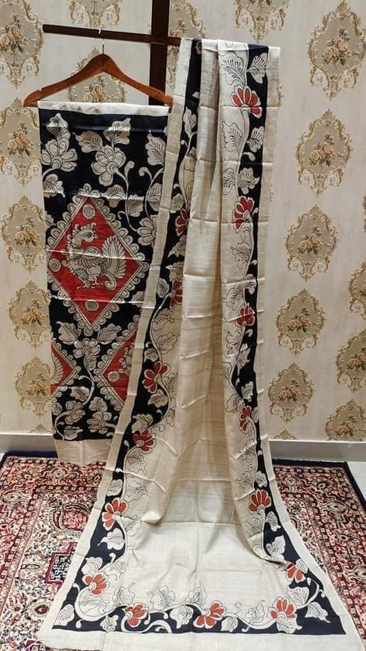 Monochrome Elegance: Black & Off-White Handpainted Kalamkari Ensemble