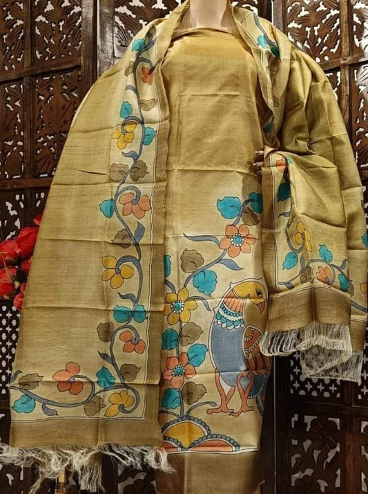 Artistry Unleashed: Handpainted Kalamkari Ensemble