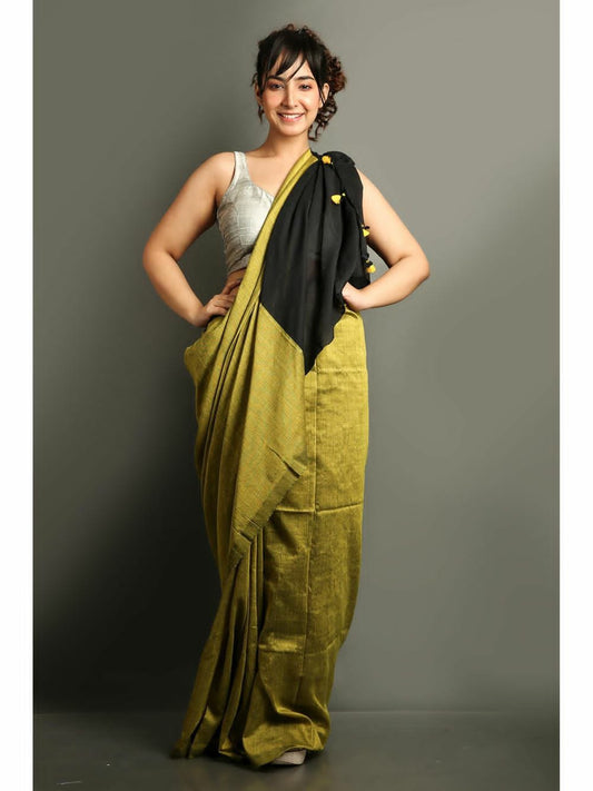 Ethereal Khadi Elegance: Handloom Saree with Running Blouse